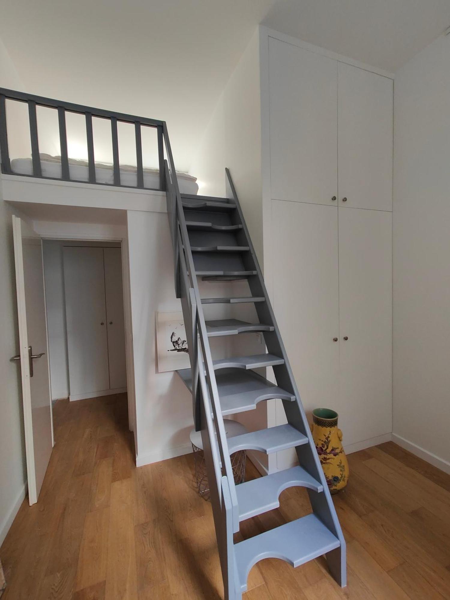 Loft, Atelier Artiste Montmartre * Parijs
